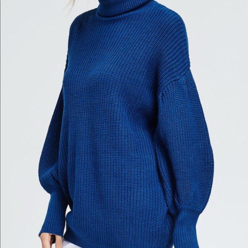 Turtleneck long sleeve sweater